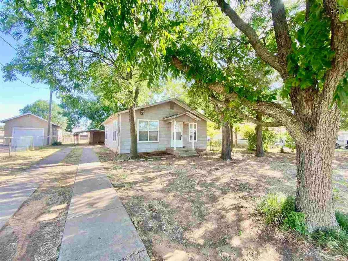 414 W PLUM STREET, Archer City, TX 76351 - Image #1