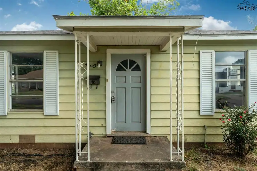 523 W INWOOD DRIVE, Wichita Falls, TX 76301 - Image #2