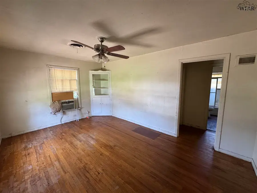 2407 POLK STREET, Wichita Falls, TX 76309-4426 - Image #2