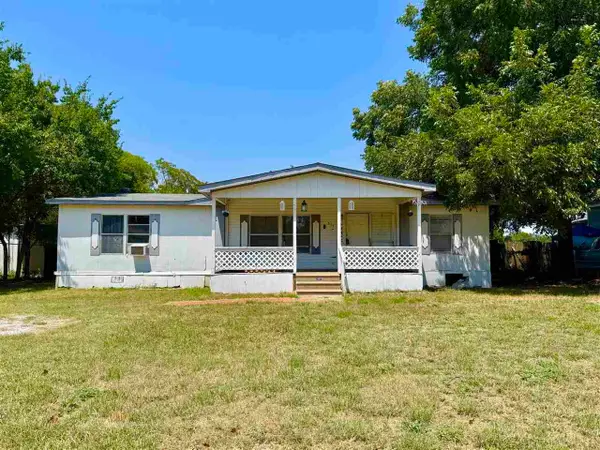 317 E 7TH STREET, Burkburnett, TX 76354