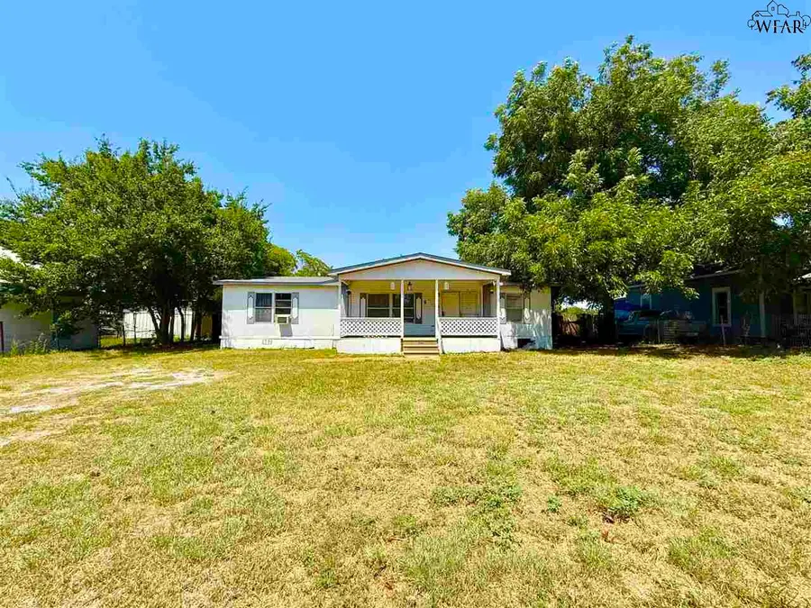 317 E 7TH STREET, Burkburnett, TX 76354 - Image #2