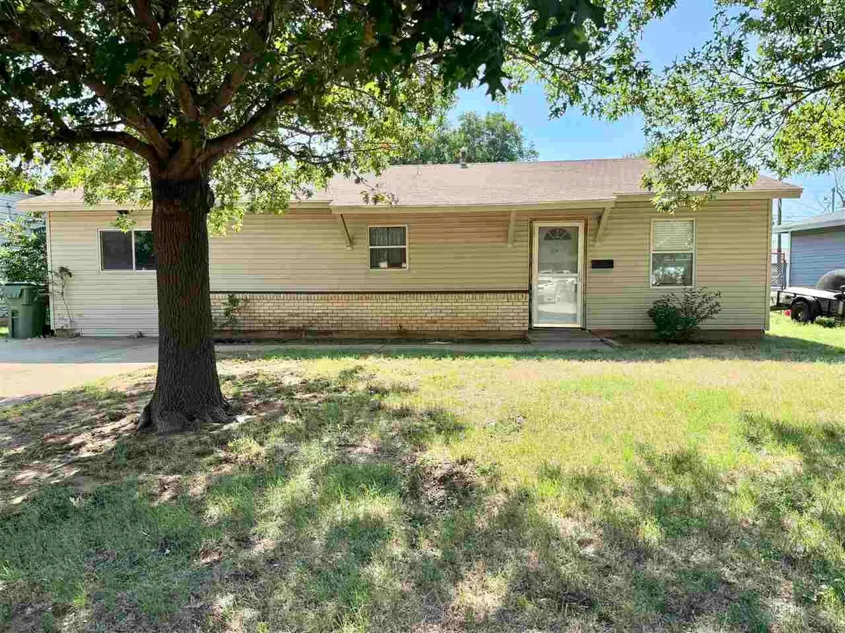 1405 TANBARK ROAD, Wichita Falls, TX 76306 - Image #1