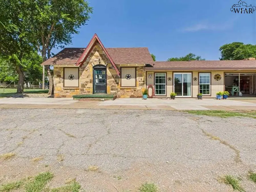 515 N WICHITA, Electra, TX 76360 - Image #3