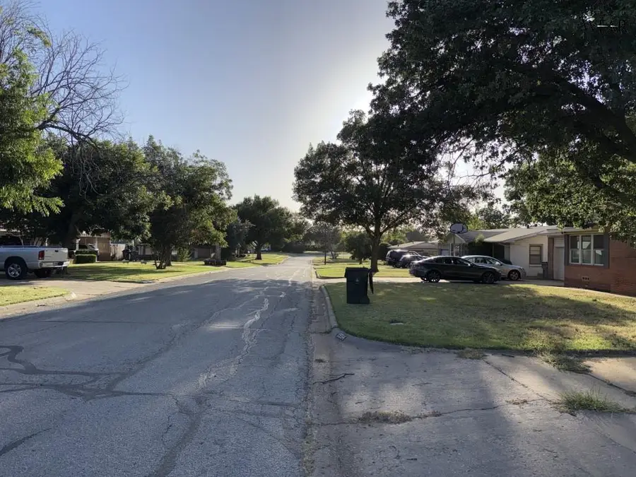1554 MESQUITE STREET, Wichita Falls, TX 76302 - Image #2