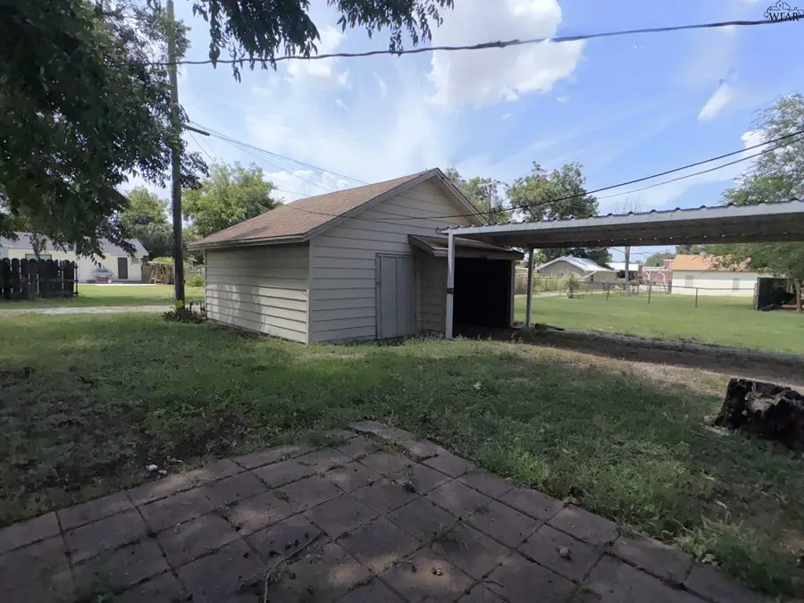 405 N FOLEY STREET, Seymour, TX 76380 - Image #3