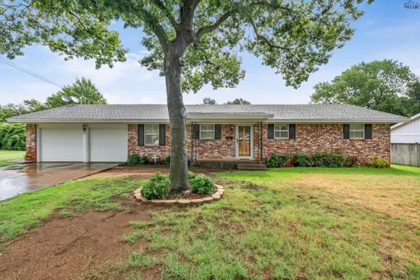 410 N Glenn Street, Henrietta, TX 76365