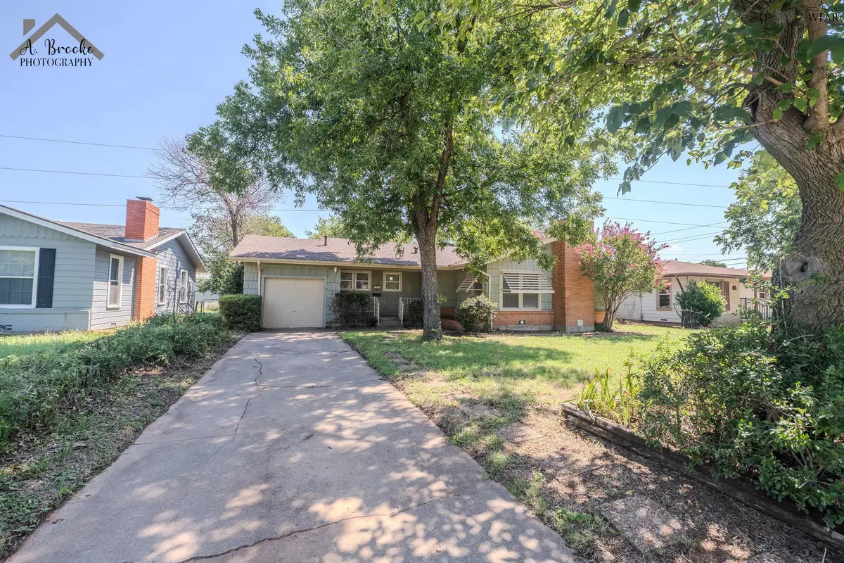 13 SURREY CIRCLE, Wichita Falls, TX 76309 - Image #1