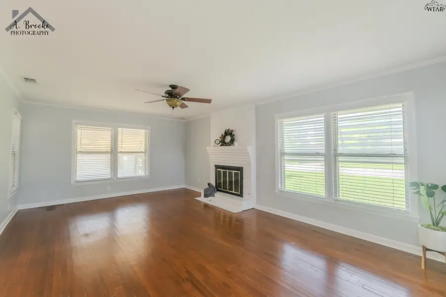 13 SURREY CIRCLE, Wichita Falls, TX 76309 - Image #3