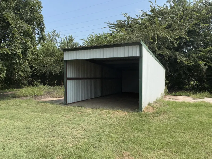 721 MAPLE STREET, Burkburnett, TX 76354 - Image #2