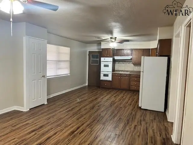 817 VOGEL STREET, Iowa Park, TX 76367 - Image #3