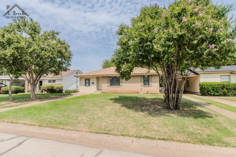 2930 CUNNINGHAM DRIVE, Wichita Falls, TX 76308 - Image #2
