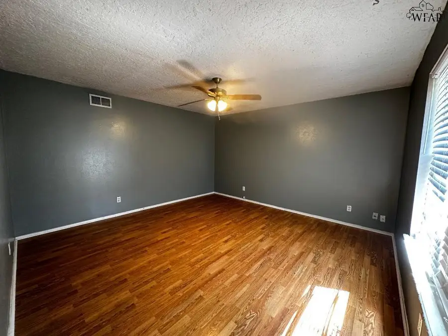 240 GLASGOW DRIVE, Wichita Falls, TX 76302 - Image #3