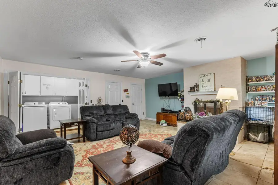 806 MIMOSA STREET, Burkburnett, TX 76354 - Image #2