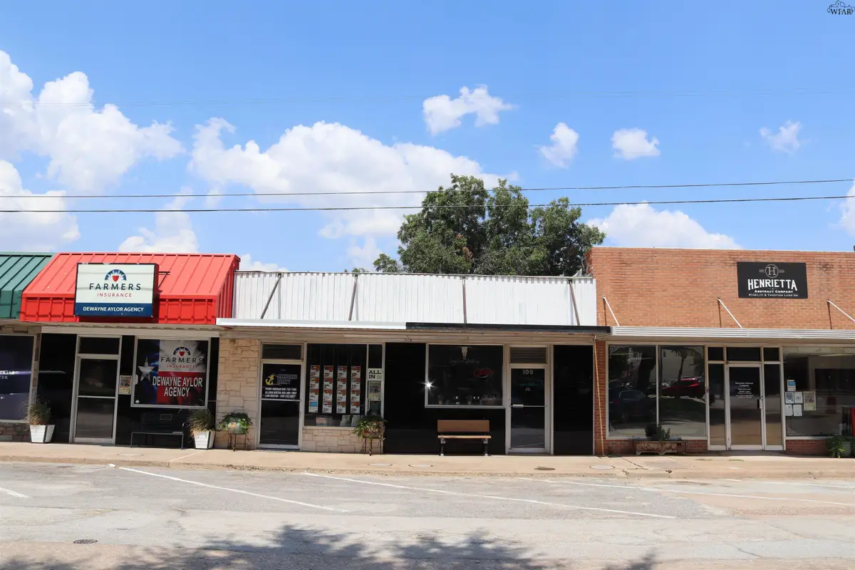 106 W IKARD STREET, Henrietta, TX 76365 - Image #1