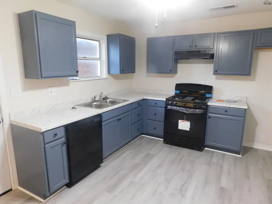 201 N AVENUE D, Burkburnett, TX 76354 - Image #3