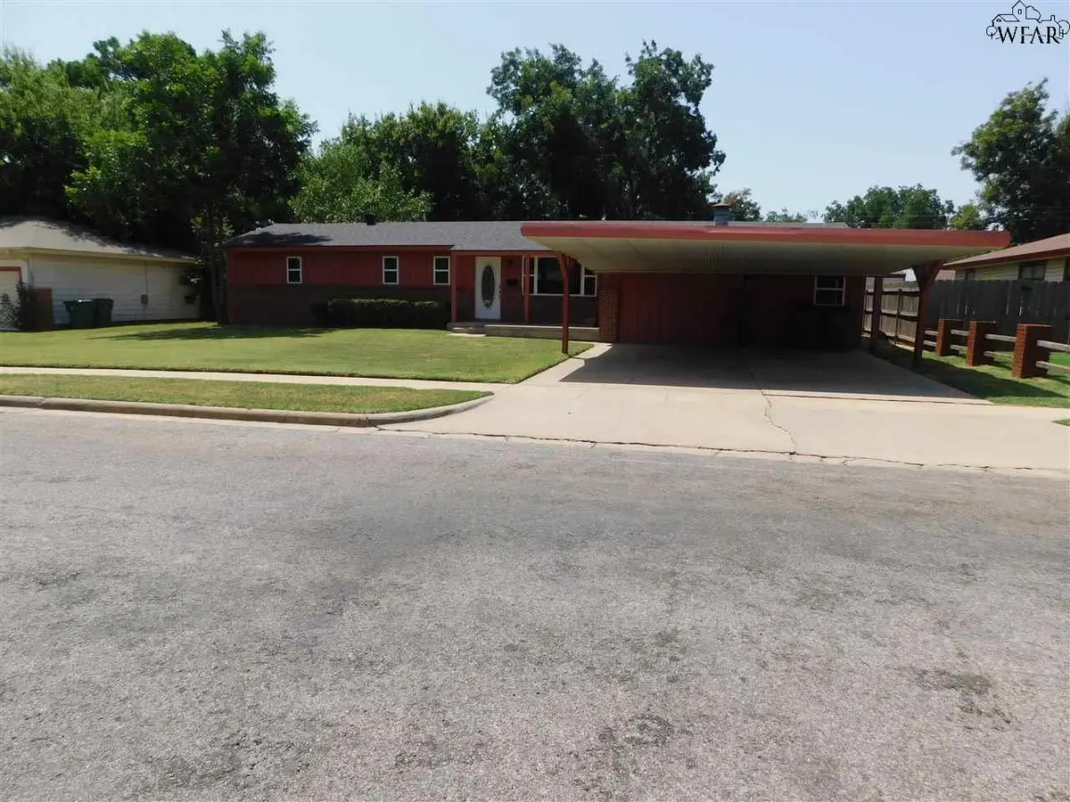 516 N HILLTOP AVENUE, Burkburnett, TX 76354 - Image #1