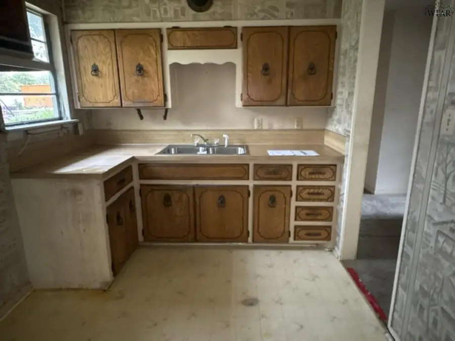 1604 BANDERA BOULEVARD, Wichita Falls, TX 76301 - Image #3