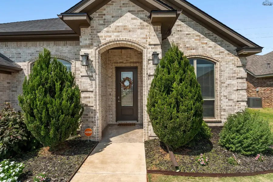 4814 LOMBARDI LANE, Wichita Falls, TX 76310 - Image #2