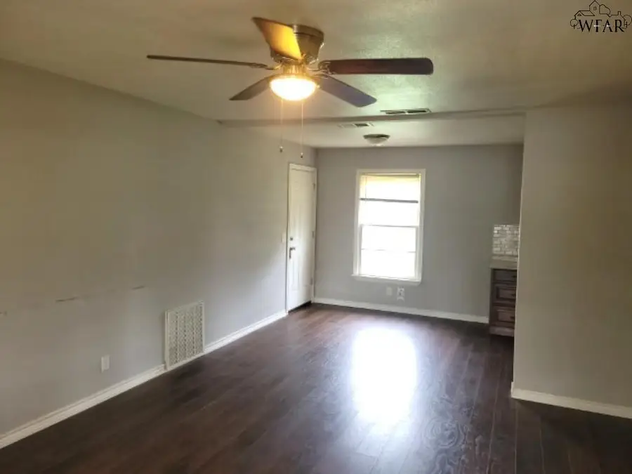 1301 SHEPPARD ROAD, Burkburnett, TX 76354 - Image #2