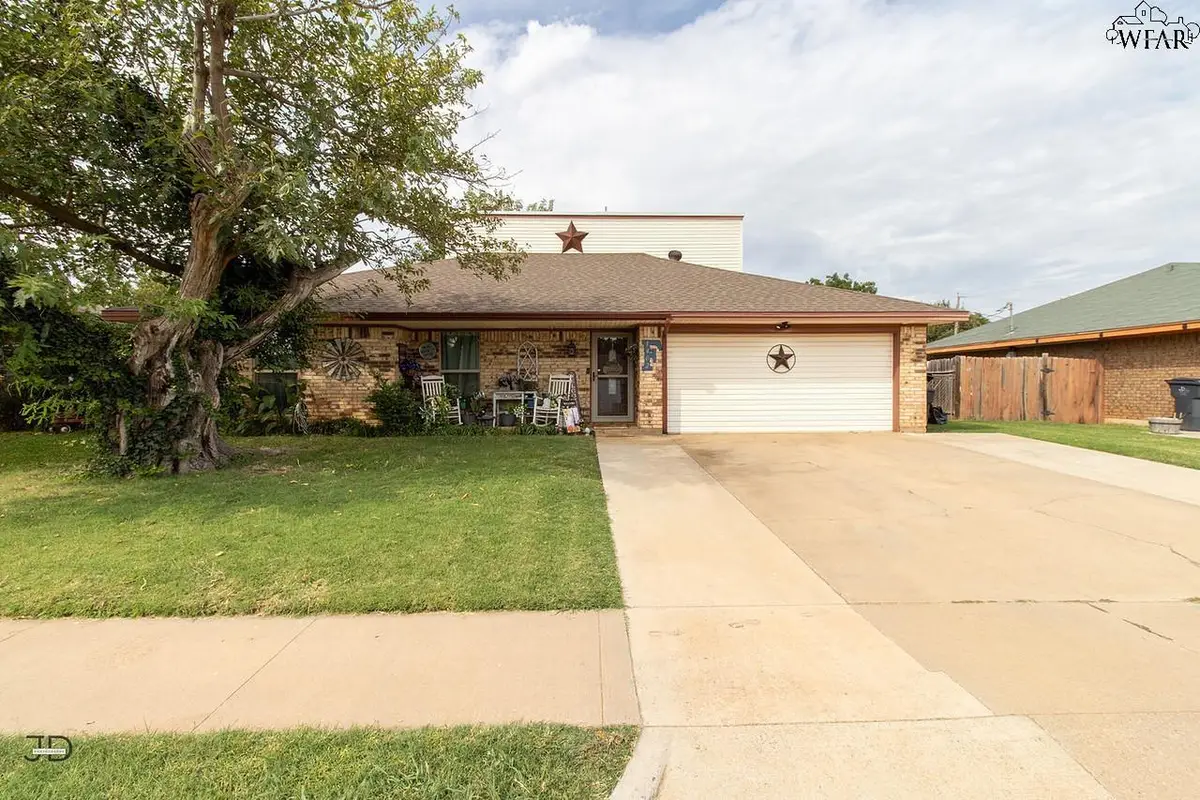 1402 LONGVIEW STREET, Wichita Falls, TX 76306 - Image #1