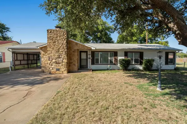 1008 W HAMILTON STREET, Olney, TX 76374
