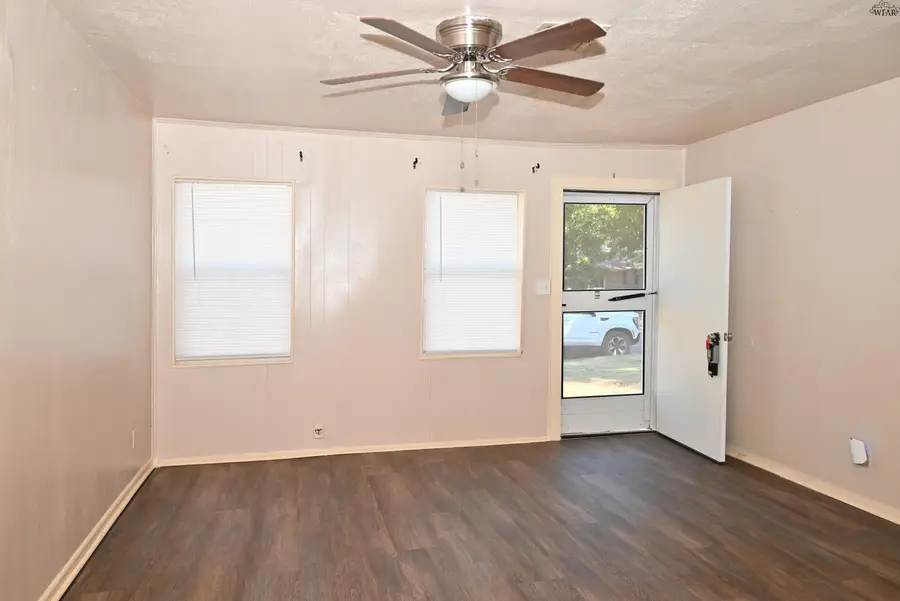 2931 MOFFETT AVENUE, Wichita Falls, TX 76308 - Image #2
