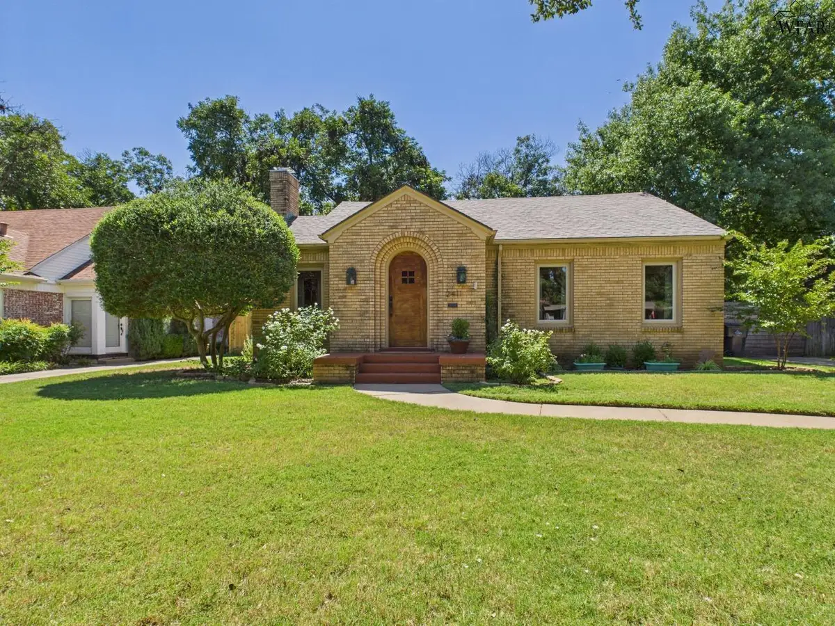 2411 CLARINDA AVENUE, Wichita Falls, TX 76308 - Image #1