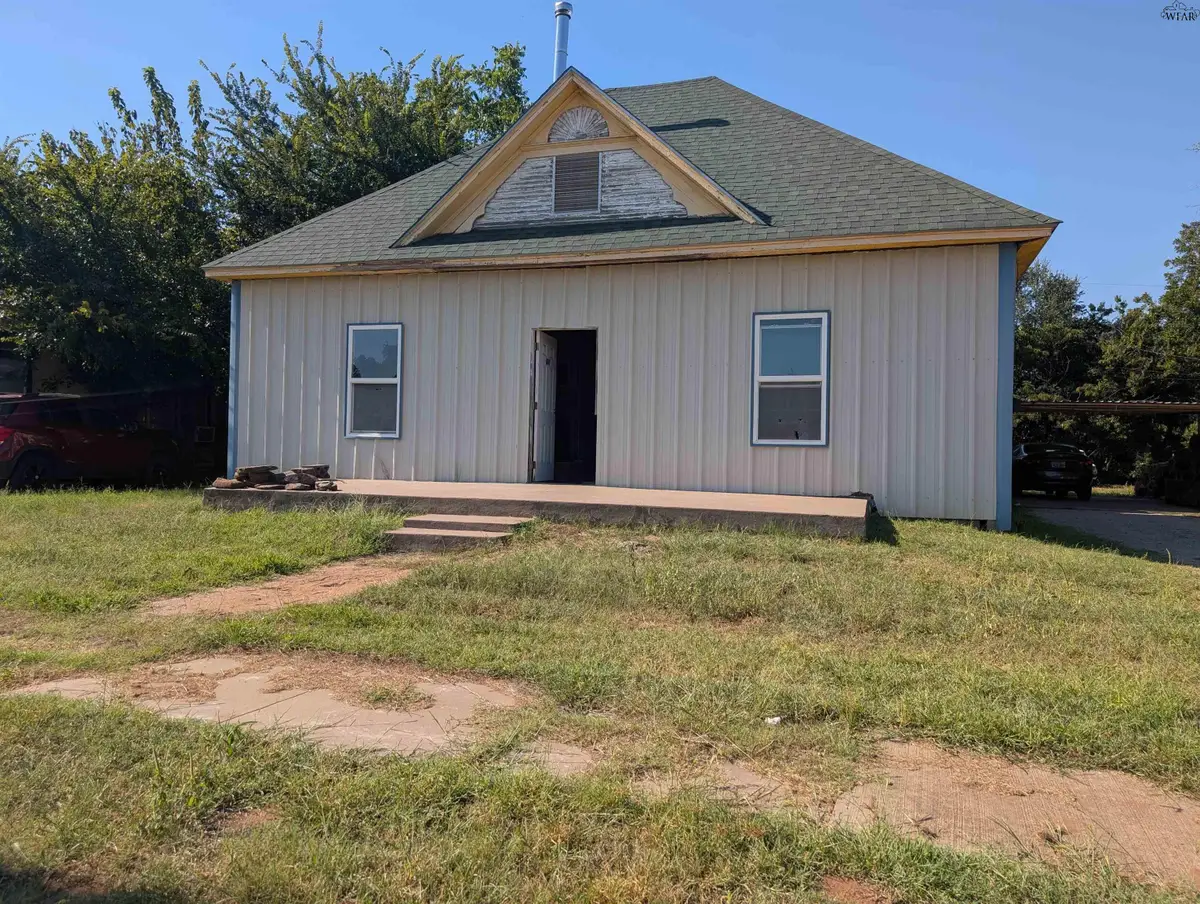601 E 3RD STREET, Burkburnett, TX 76354 - Image #1