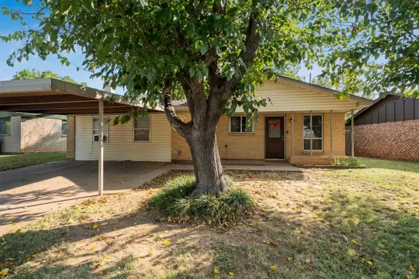 1012 VAN HORN STREET, Iowa Park, TX 76367