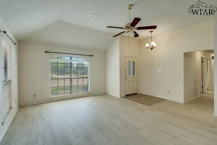 4524 WENDOVER STREET, Wichita Falls, TX 76309 - Image #3