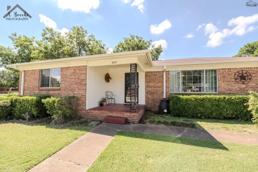 805 E GILBERT STREET, Henrietta, TX 76365 - Image #3