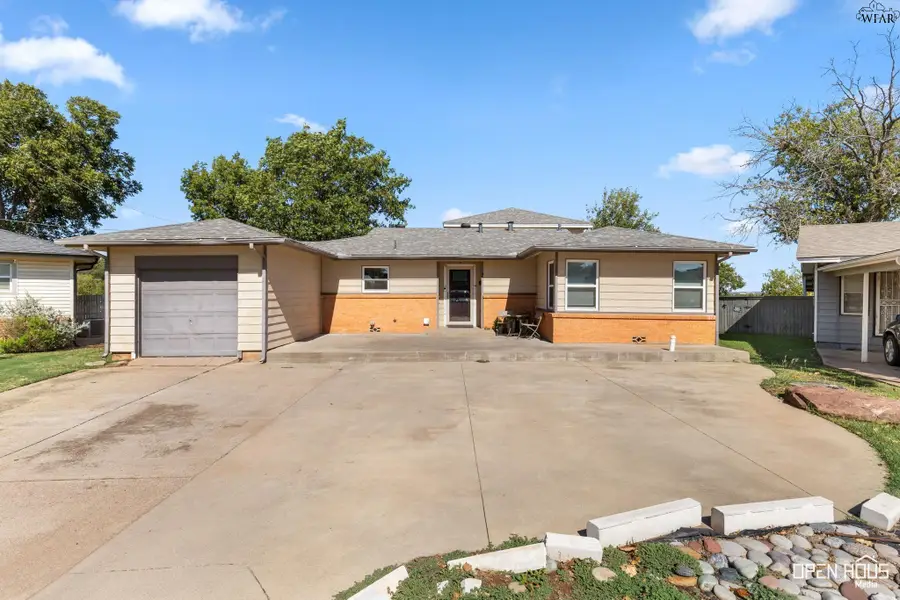 7 SURREY CIRCLE, Wichita Falls, TX 76309 - Image #2