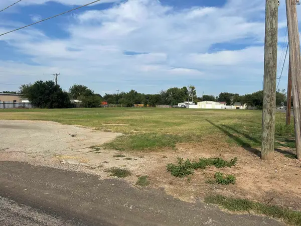 1151 S FM 368, Iowa Park, TX 76367