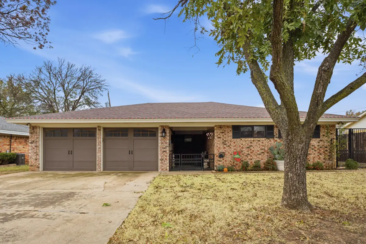 4805 DEL RIO TRAIL, Wichita Falls, TX 76310-1428 - Image #1