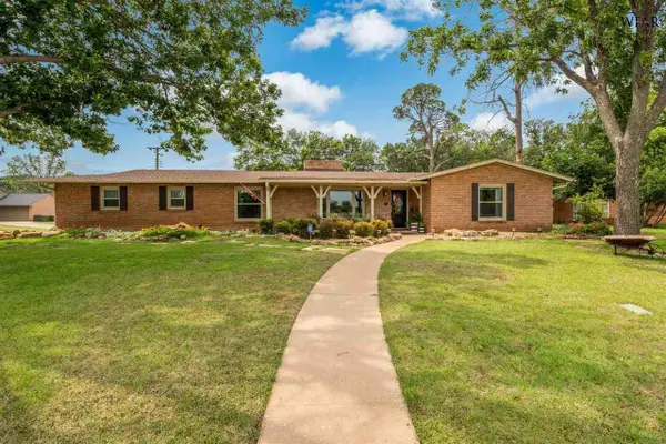 1561 MESQUITE STREET, Wichita Falls, TX 76302