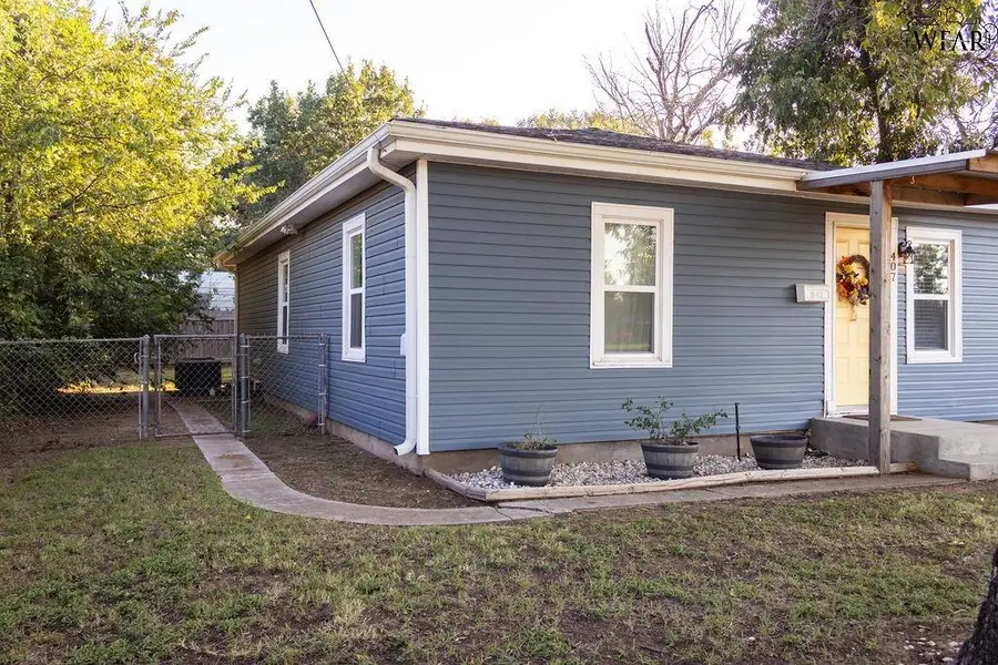 407 W WICHITA, Henrietta, TX 76365 - Image #3