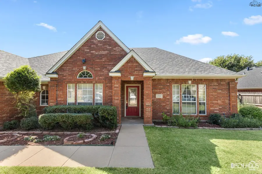 1725 ROCKRIDGE DRIVE, Wichita Falls, TX 76310 - Image #2