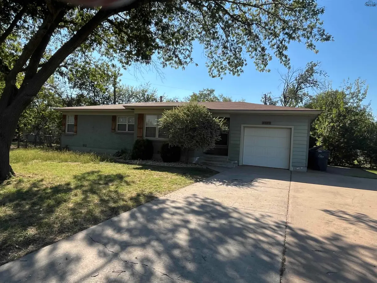 4302 HUGHES DRIVE, Wichita Falls, TX 76308 - Image #1