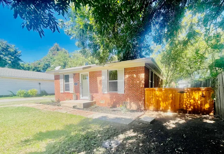 106 E JEFFERSON AVENUE, Iowa Park, TX 76367 - Image #2