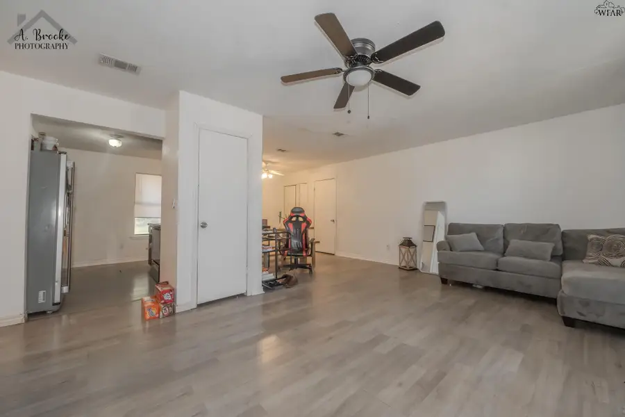 4332 GRANDVIEW SOUTH, Wichita Falls, TX 76365 - Image #3