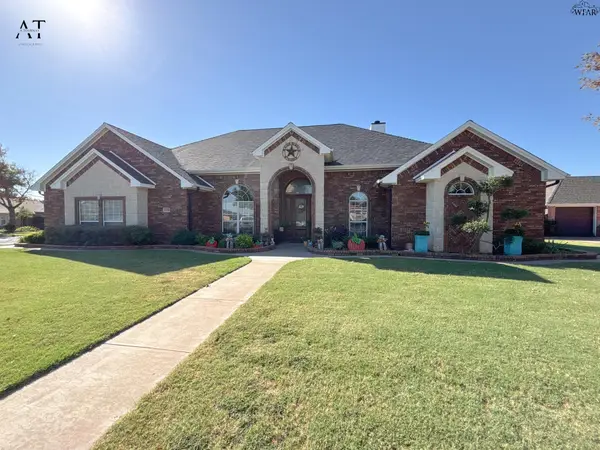 1100 BLUE JAY STREET, Burkburnett, TX 76354