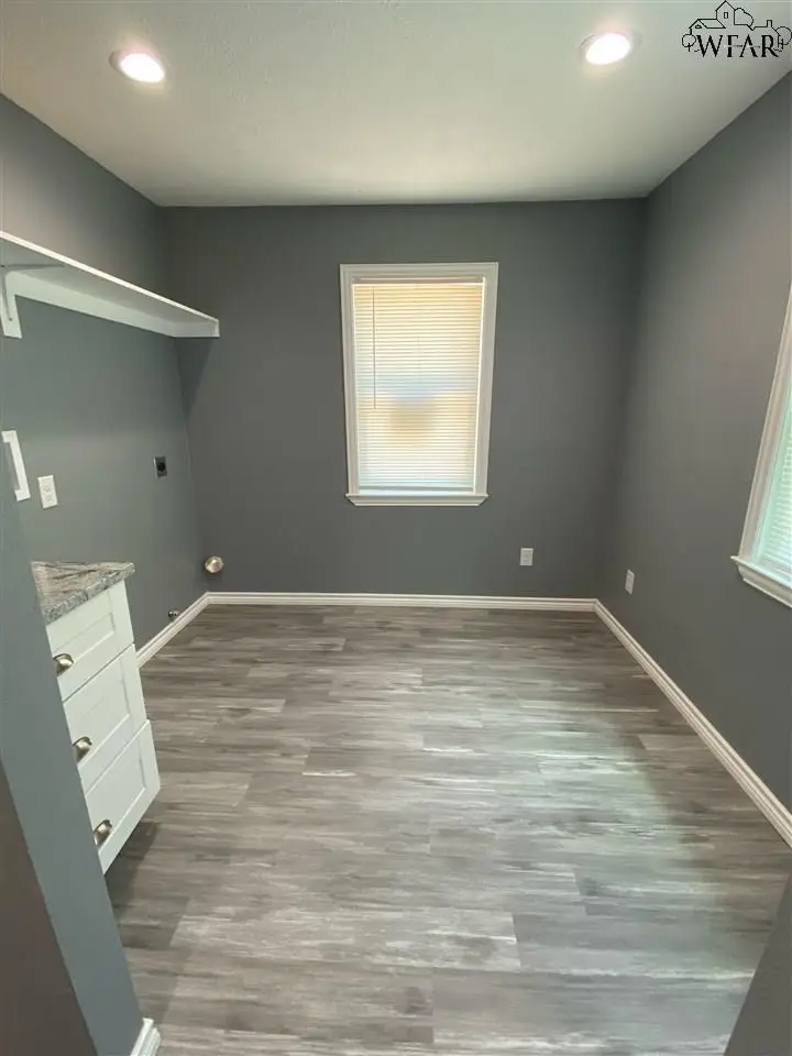 401 S COLLEGE AVENUE, Holliday, TX 76366 - Image #2