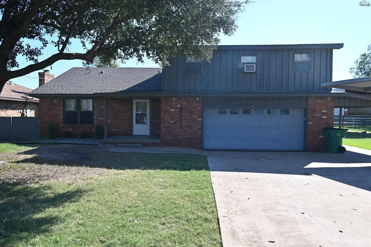 77 EDGEWATER DRIVE, Wichita Falls, TX 76308 - Image #1