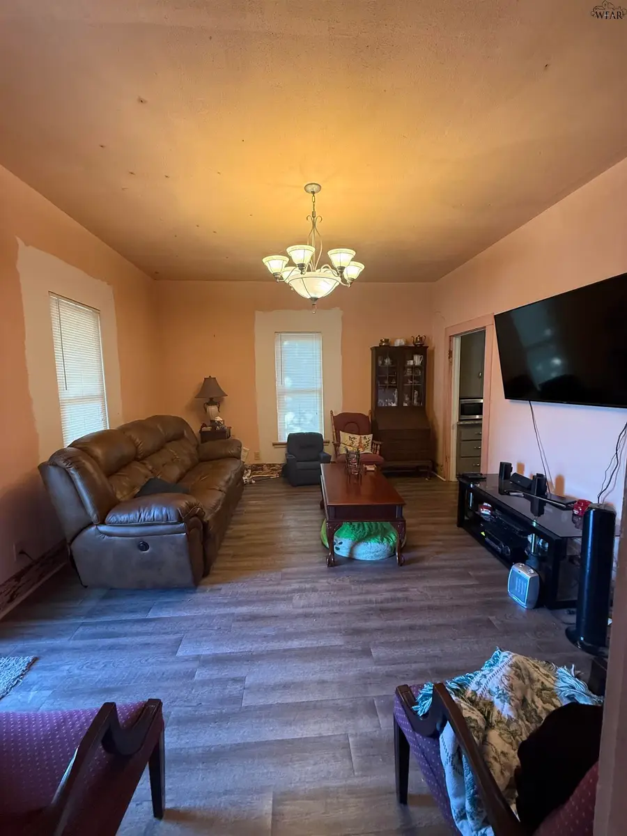 719 MAGNOLIA STREET, Burkburnett, TX 76354 - Image #2