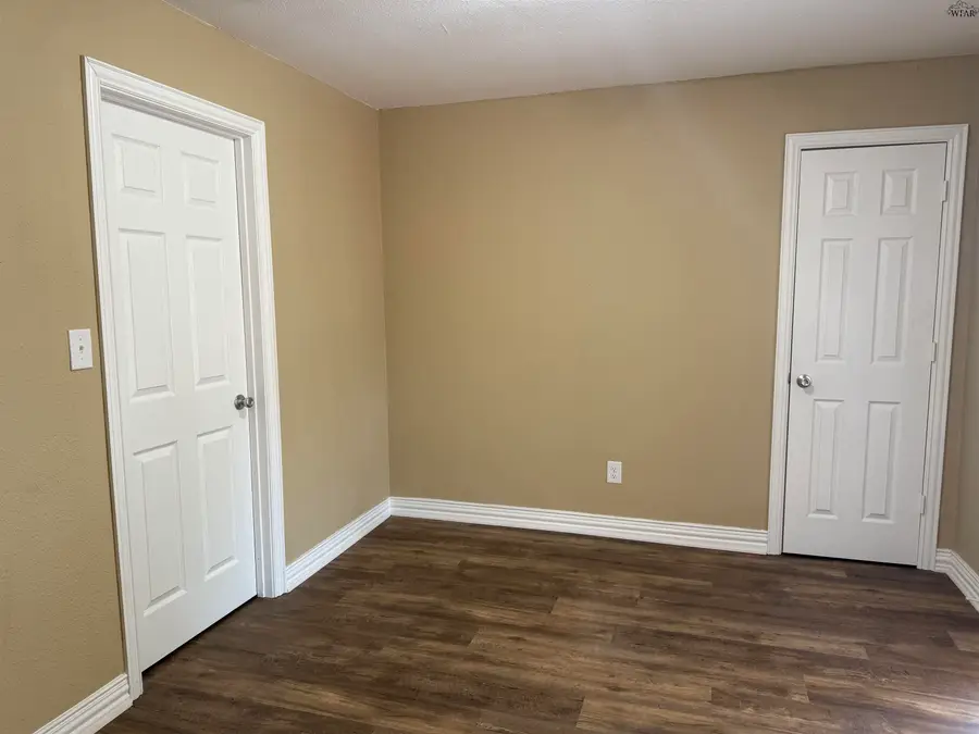 3005 MOFFETT AVENUE, Wichita Falls, TX 76308-000 - Image #3