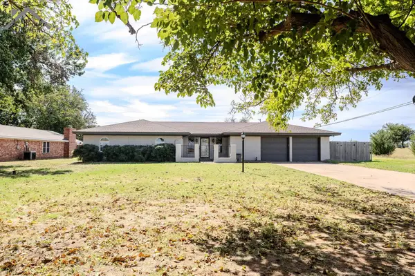 1120 E SYCAMORE DRIVE, Burkburnett, TX 76354