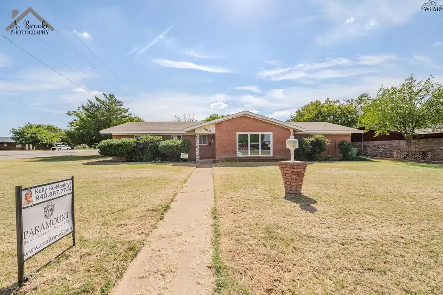 500 W SUMMIT AVENUE, Electra, TX 76360 - Image #2