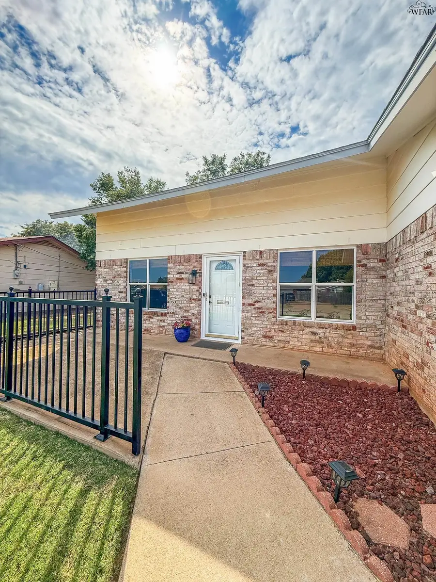 4048 HOOPER DRIVE, Wichita Falls, TX 76306 - Image #2