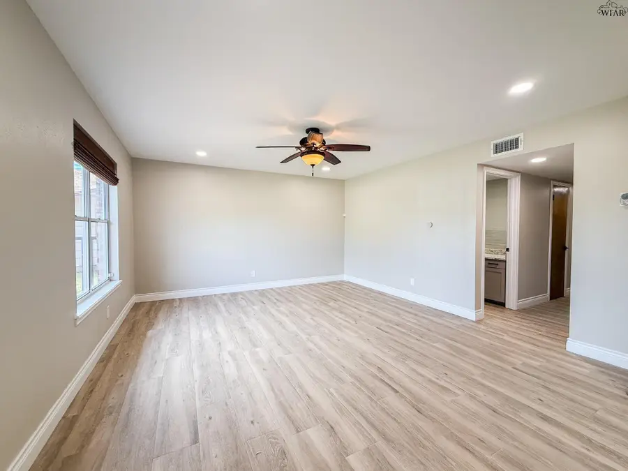 4048 HOOPER DRIVE, Wichita Falls, TX 76306 - Image #3