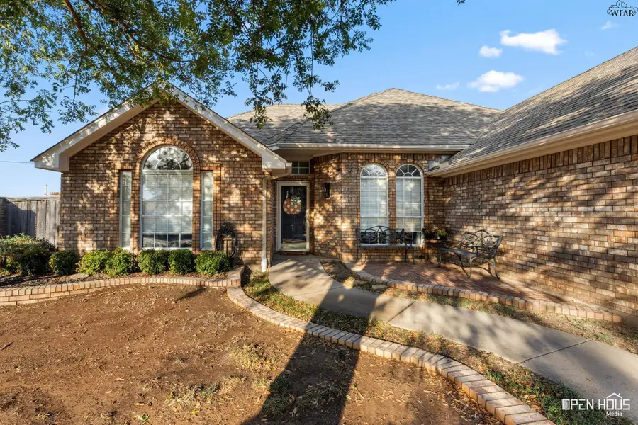 4940 WHISPER WIND DRIVE, Wichita Falls, TX 76310-0000 - Image #2